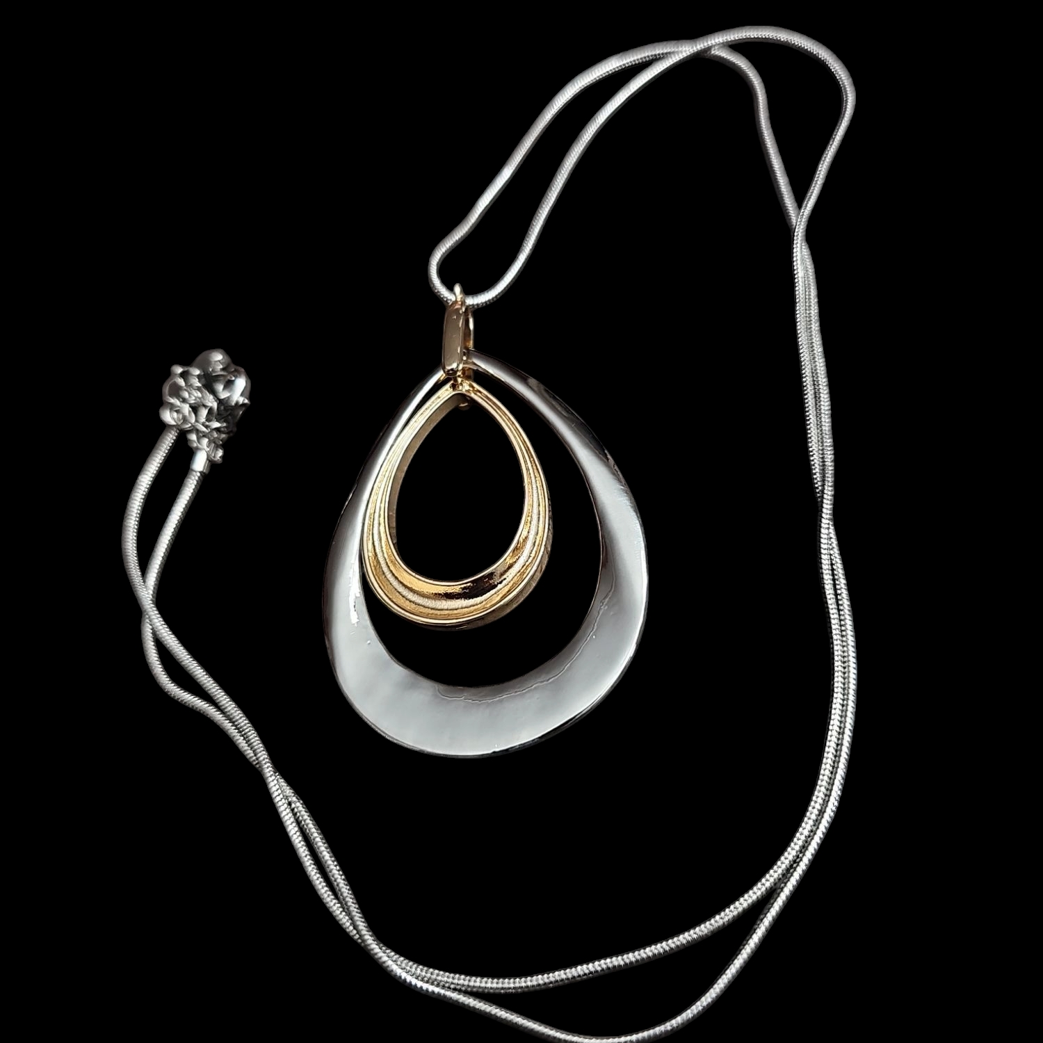 Gold And Silver Teardrop Pendant Necklace 17 17$